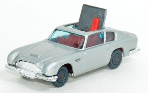 Husky James Bonds Aston Martin